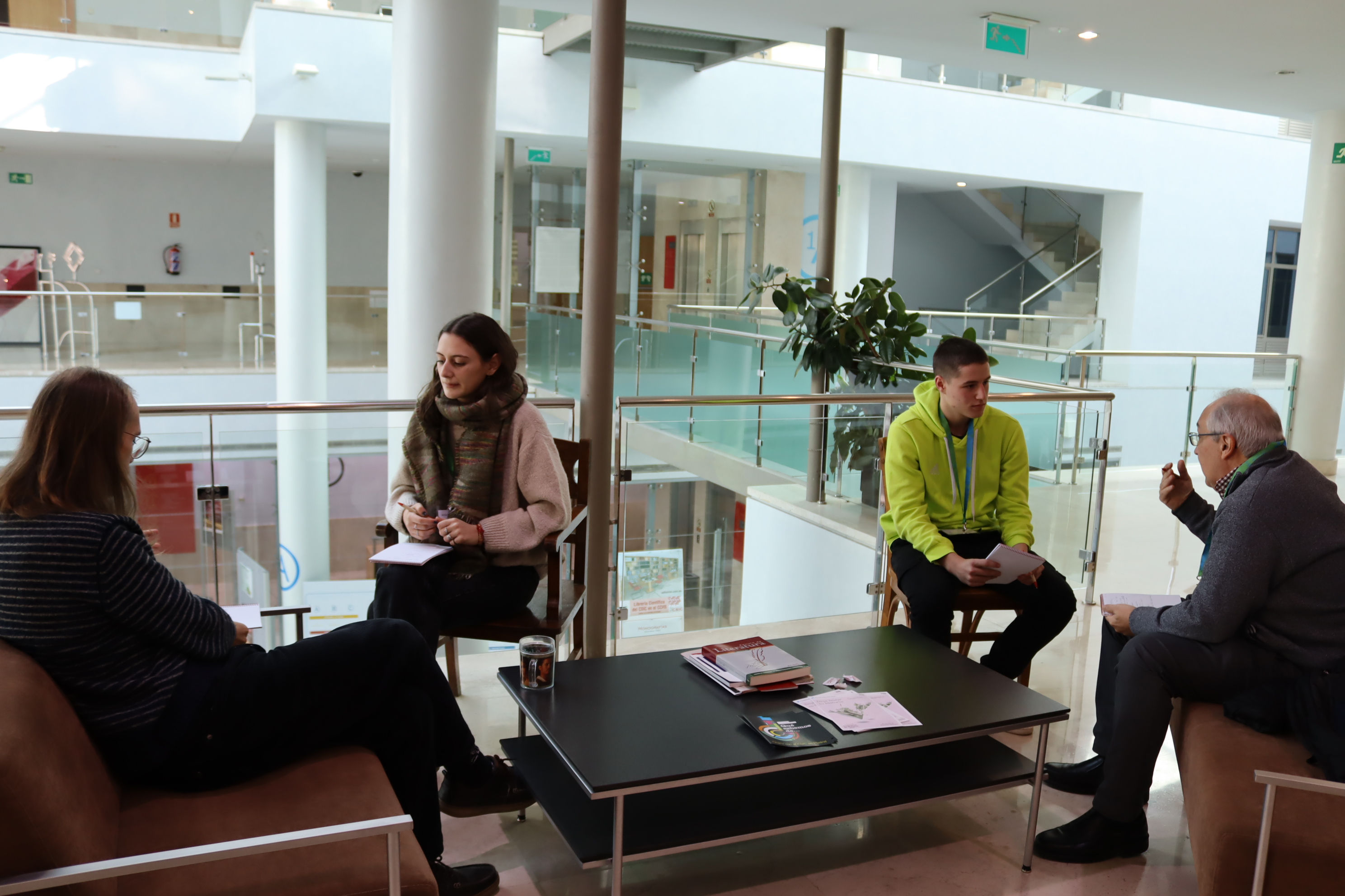 Alumnos de bachillerato de excelencia comparten una jornada de visita y aprendizaje en el CCHS