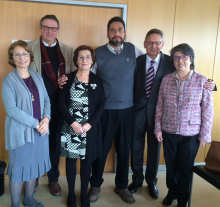 En el centro de la foto, con barba, Jesús Caos, y a su derecha los directores, Matilde Conde Salazar y José Manuel Cañas Reíllo, juntos a varios miembros del tribunal Jesús Caos Huerta defiende una tesis doctoral sobre la Exégesis bíblica en Clemente de Alejandría, ha sido dirigida por Matilde Conde (ILC) y José Manuel Cañas (ILC)