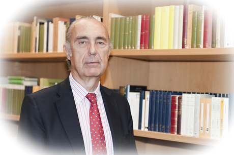 Luis Alberto de Cuenca es galardonado con el Premio Nacional de Poesía Luis Alberto de Cuenca galardonado con el Premio Nacional de Poesía