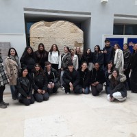 Un grupo de alumnos de griego y de latín de 1º y 2º de Bachillerato del IES María Zambrano visita el DGE 