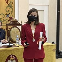 Idoia Murga Castro (IH) recibe la medalla como académica de número de la Academia Joven de España junto a otros nuevos académicos