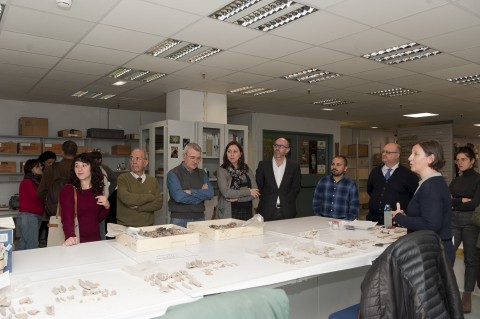 Los visitantes en el Laboratorio de arqueobiología (Arqbio) Foto: LMM Los visitantes en el Laboratorio de arqueobiología (Arqbio) Foto: LMM