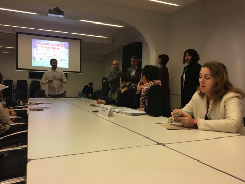 El comunicador científico y ambiental Ibán Revilla abrió las 'II Jornada de Cultura Científica Empresarial', en la que el CCHS fue una entidad colaboradora. El comunicador científico y ambiental Ibán Revilla abrió las 'II Jornada de Cultura Científica Empresarial', en la que el CCHS fue una entidad colaboradora.